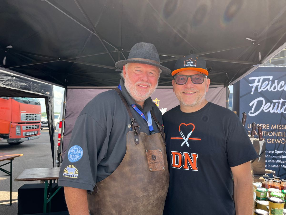 Daniel Nonnenmann mit Goldbeef-Partner am Fleischsommelier-Stand