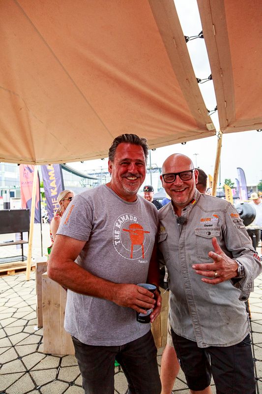 Daniel Nonnenmann mit The Kamado Mafia am Festival